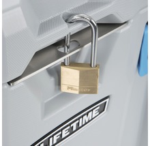 Hangslot bevestigd aan een koelbox