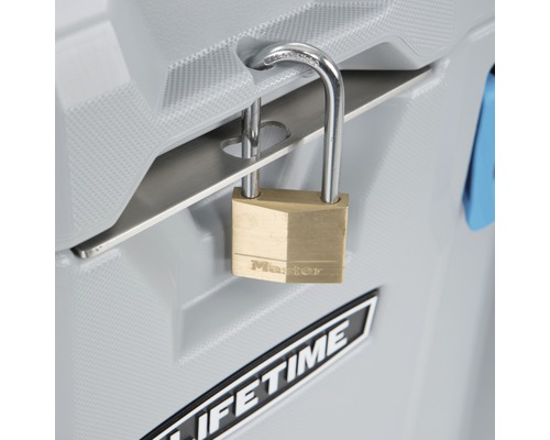 Hangslot bevestigd aan een koelbox