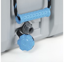 Detailopname van een koelbox met aftapkraan en handvat