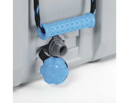 Detailopname van een koelbox met aftapkraan en handvat