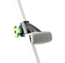 Detailopname van een loophulp met handvat en schroef voor bevestiging