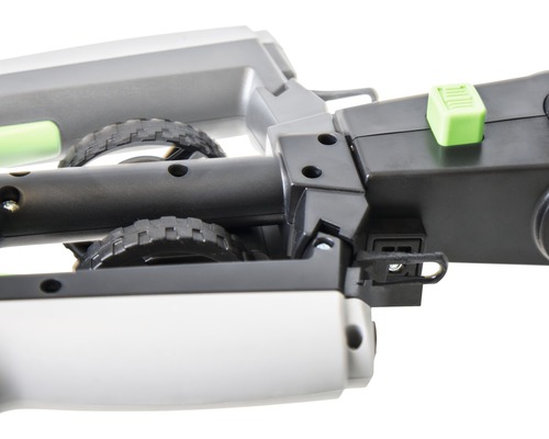 Detailopname van een grasmaaier met wielen