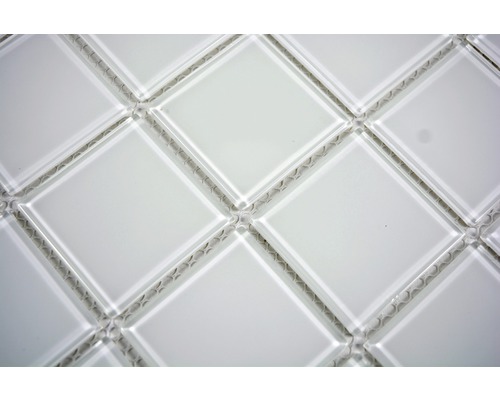 Glasmozaïektegels in ruitvorm