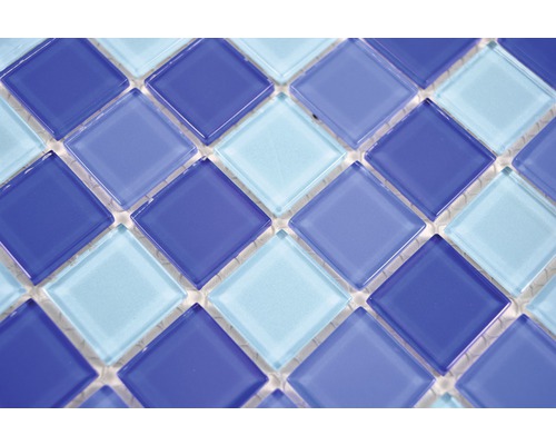 Close-up van vierkante glazen mozaïektegels