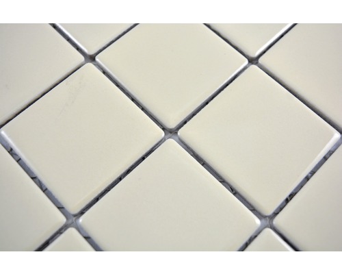 Gedetailleerde close-up van vierkante mozaïektegels