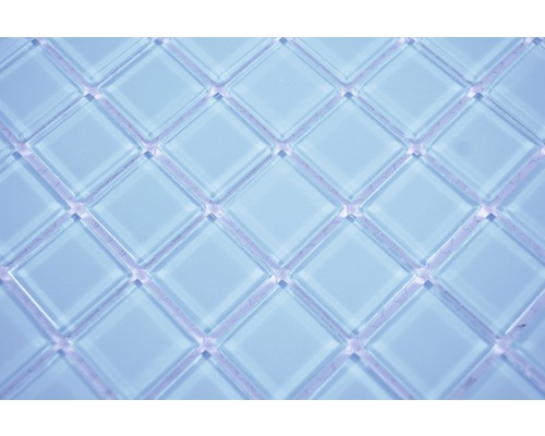 Detailopname van een glazen mozaïektegel met vierkante elementen