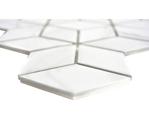 Mozaïektegels van marmer in diamantpatroon