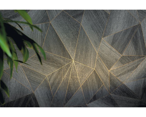 Grafisch behang met driehoekpatroon en houtlook