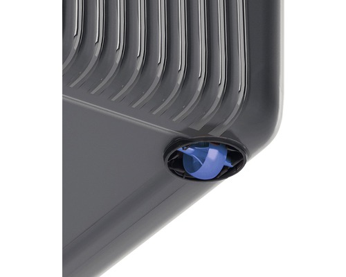 Detailweergave van een radiator met ontluchtingsventiel