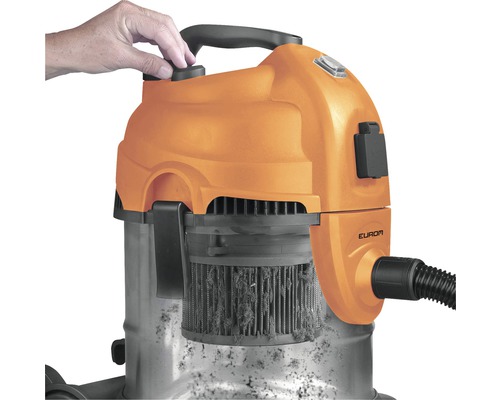 Eurom Logo op een stofzuiger voor droog en nat gebruik, met een vol filter