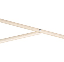 Twee kruisende houten stangen, verbonden met een metalen pin