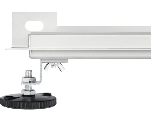 Gedetailleerde opname van een plank met nivelleringsvoet voor hoogteverstelling