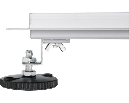 Detailaanzicht van schroeven en stelpoot voor bevestiging van een rek