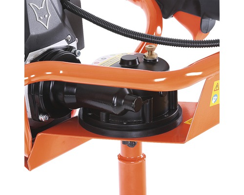 Detailweergave van een mortelmixer met motor en frame.