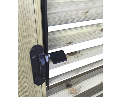 Detailopname van een tuinpoort met een poortgrendel