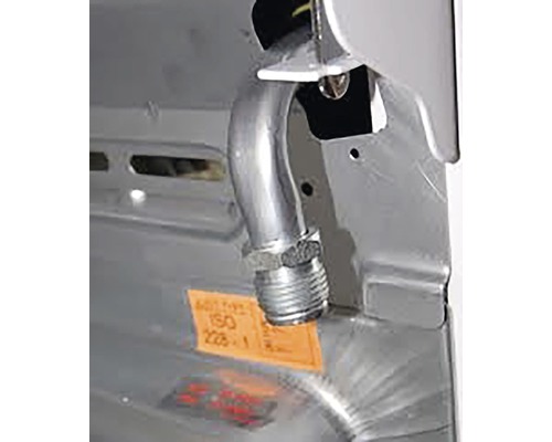 Detailopname van een metalen pijpbocht met schroefdraadverbinding