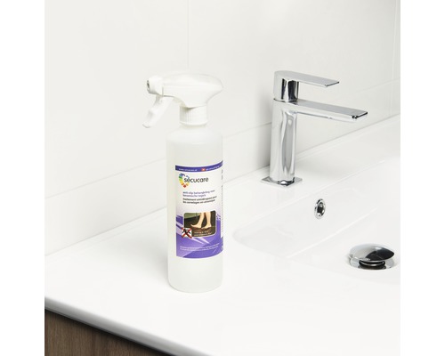 Antislipbehandeling voor keramische tegels naast een wastafel