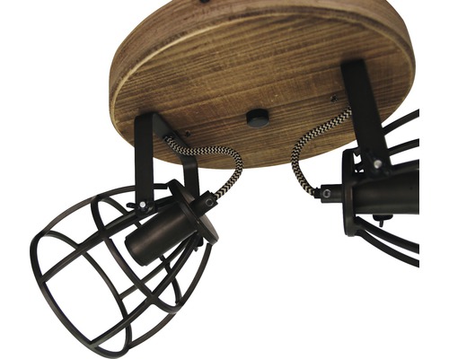 Plafondlamp met twee spots en kooischermen aan een houten houder