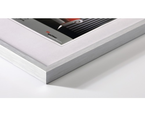 Detailopname van een zilverkleurige fotolijst