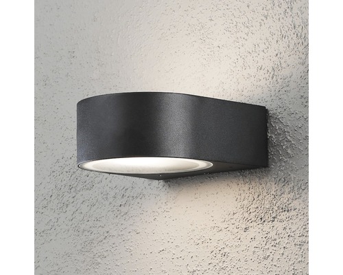 Halfronde zwarte wandlamp voor buitenmontage.