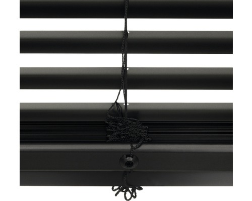 Gesloten jaloezie met trekkoord