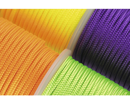 Gedetailleerde weergave van veelkleurige Paracord-rollen