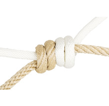 Twee touwen met knoop