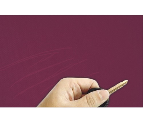 Hand houdt sleutel vast