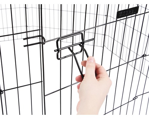 Detail van een sluiting op een hondenren