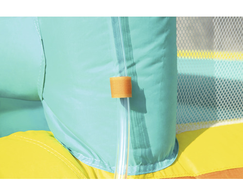 Detail van een springkussen met luchtslang en klittenband