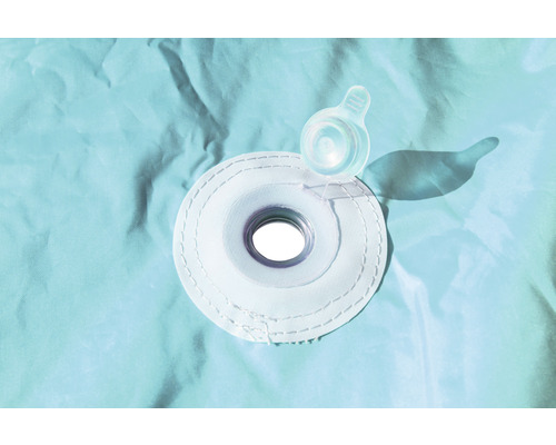 Detailopname van een opblaasbaar zwembad met ventiel