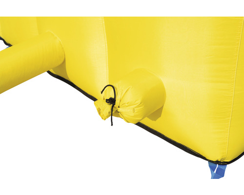 Detailopname van een geel, opblaasbaar object met trekkoordsluiting