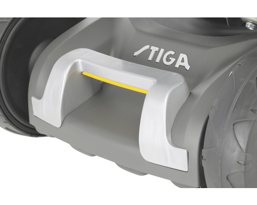 Detailopname van een grasmaaier met Stiga logo