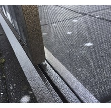 Detailopname van een insectenhor met frame en geleiderail.