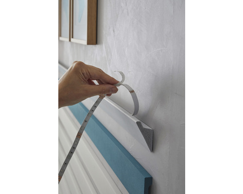 Een ledstrip aanbrengen op een wandlijst