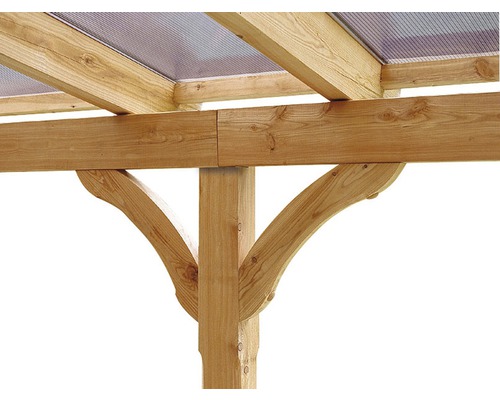 Gedetailleerd aanzicht van een houten constructie met balken en een transparant dak