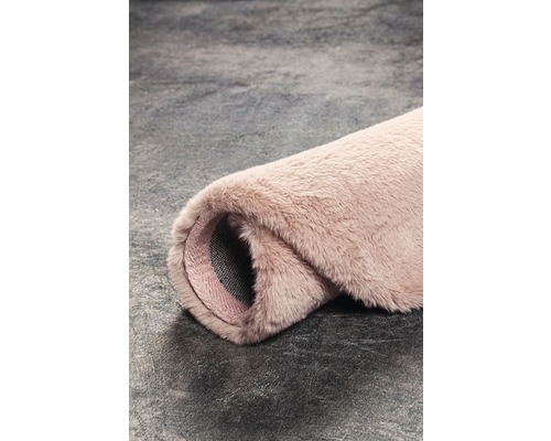 Opgerolde vloerkleed met een zacht oppervlak