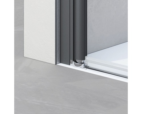 Detail van een douchecabine met frame