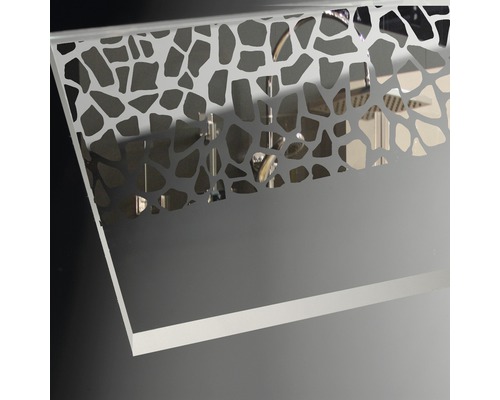 Decoratief glas met een ornamentaal patroon