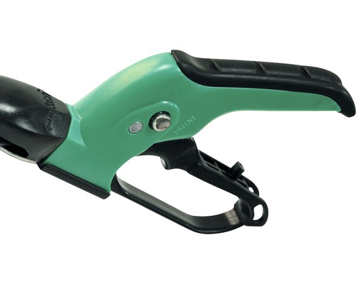 Close-up van een takkenschaar met kunststof handvat