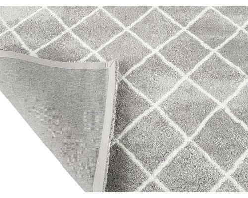 Grijs tapijt met ruitpatroon