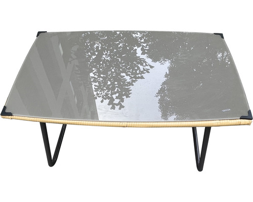 Salontafel met glazen blad, rotan frame en metalen poten