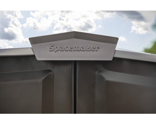 Spacemaker logo op een tuinhuis