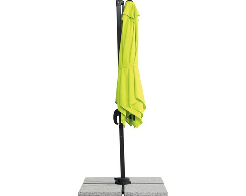 Gesloten zweefparasol met parasolvoet