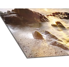 Acrylglasfoto van een kustlandschap met rotsen en zee