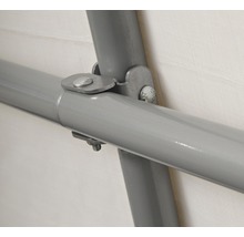 Detailopname van een buisverbinding met schroeven