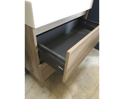 Wastafelonderkast met open lade en Blum logo