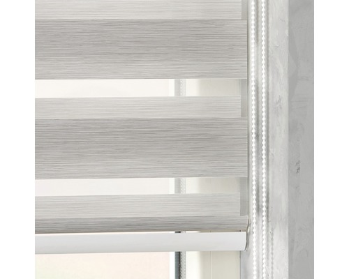 Raamdecoratie met horizontale strepen en kettingbediening