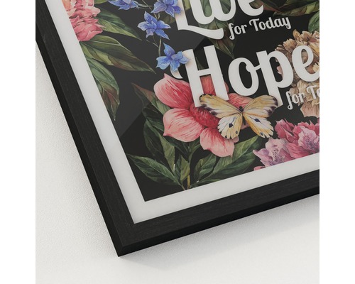Ingelijste poster met bloemmotief en de tekst Leef en Hoop