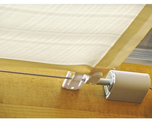 Detail van een rolgordijn met montagebeugel